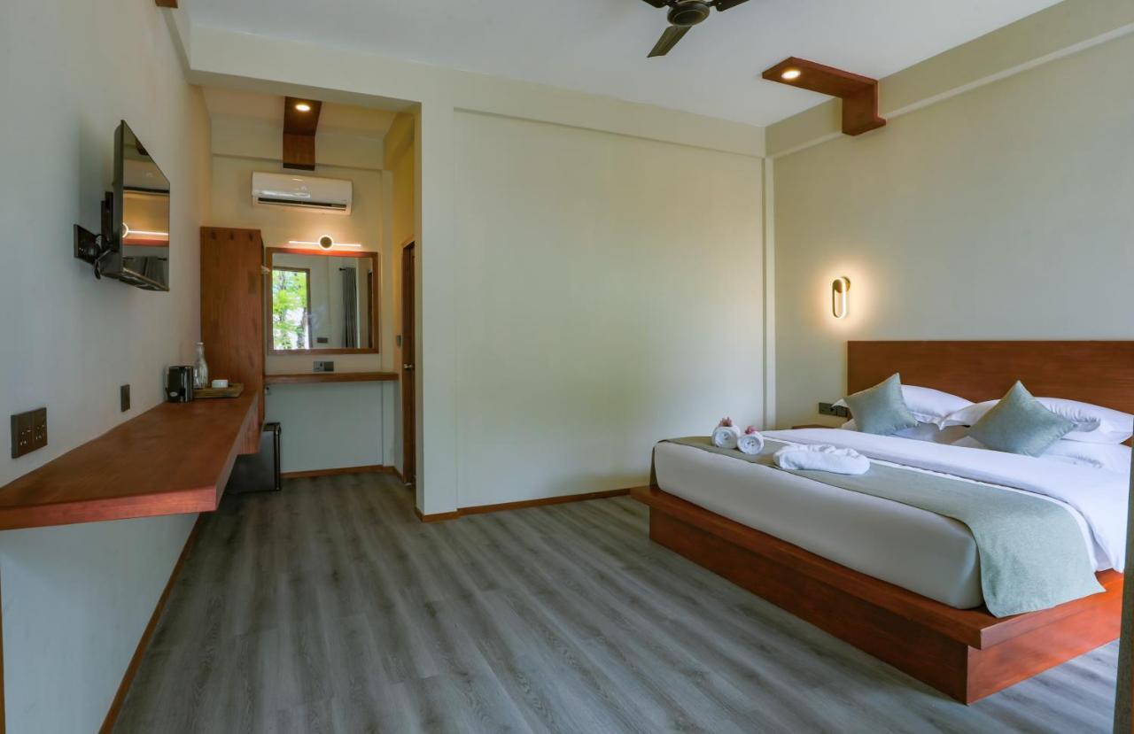 Hotel Sunny Breeze View Hangnaameedhoo Esterno foto
