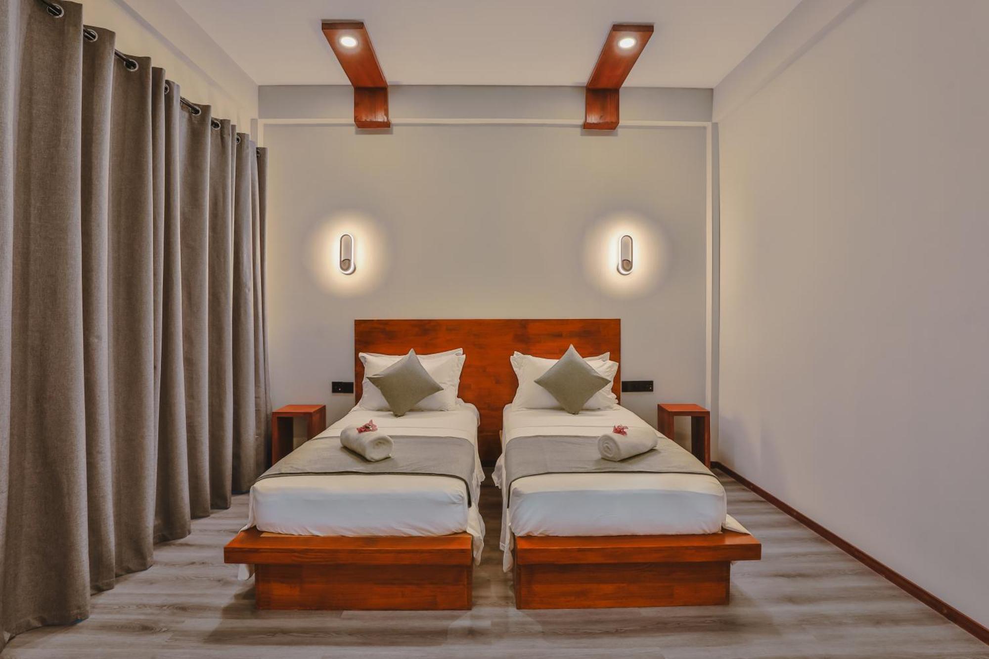 Hotel Sunny Breeze View Hangnaameedhoo Esterno foto