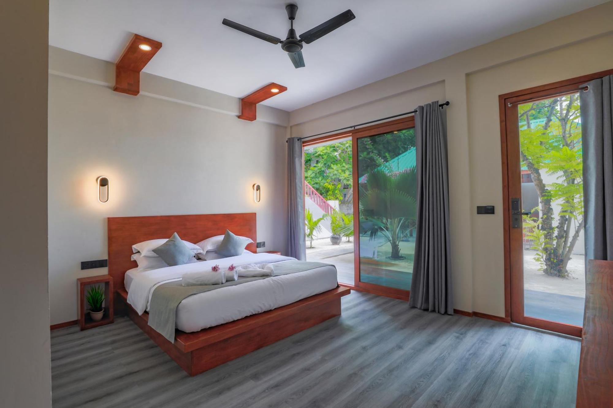 Hotel Sunny Breeze View Hangnaameedhoo Esterno foto